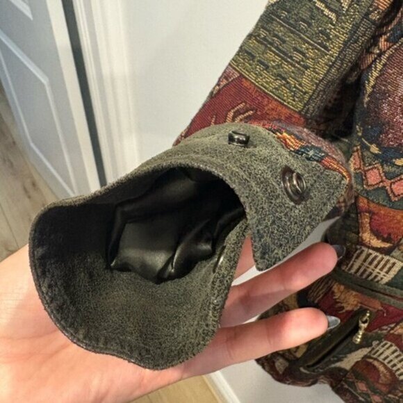 🌟VINTAGE🌟 LEATHER RANCH- Tapestry JACKET - Picture 4 of 14